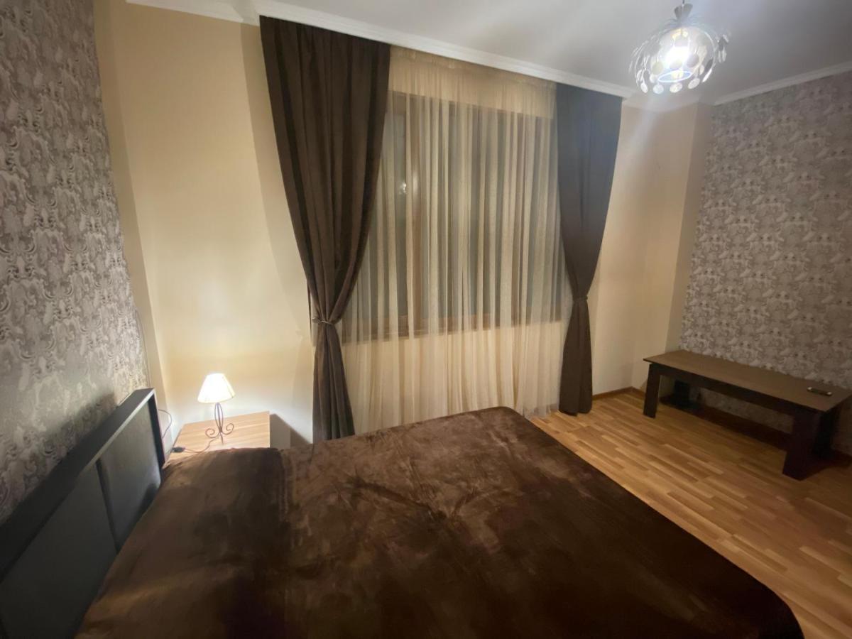 יירבאן Sofia Hotel מראה חיצוני תמונה