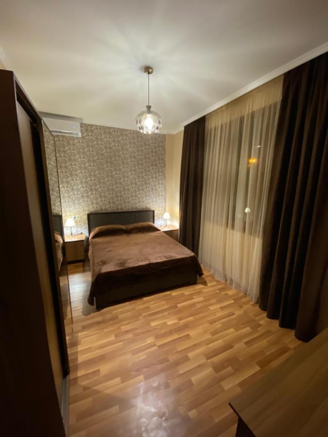 יירבאן Sofia Hotel מראה חיצוני תמונה