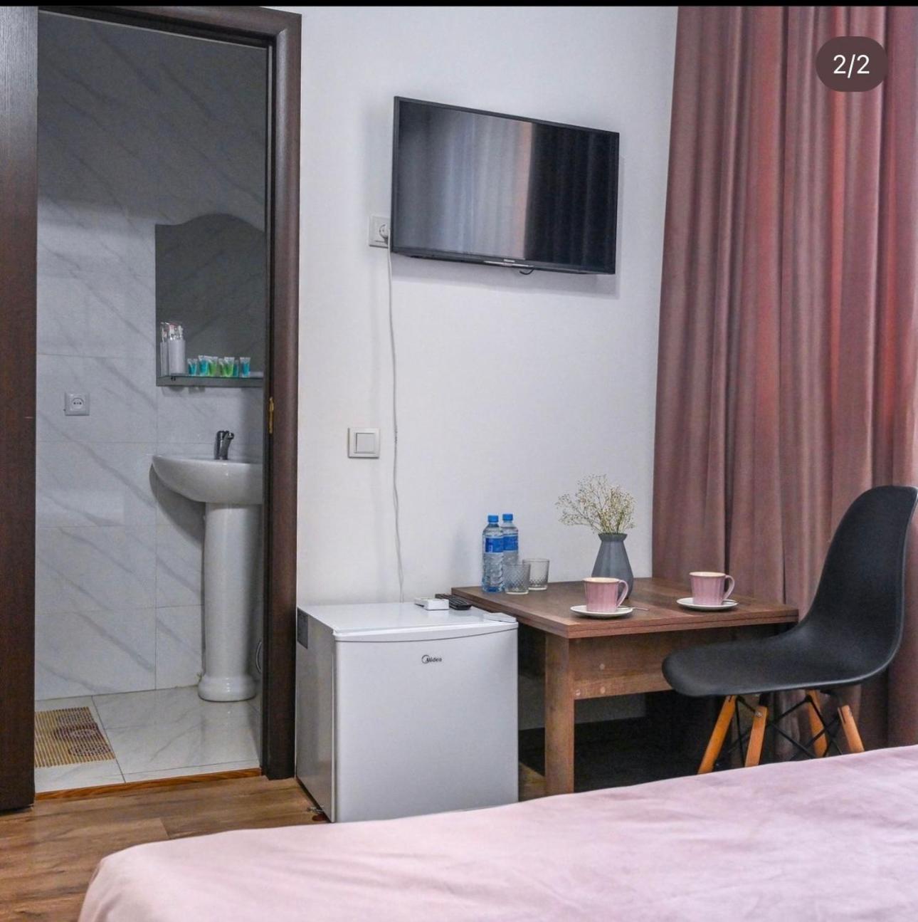 יירבאן Sofia Hotel מראה חיצוני תמונה